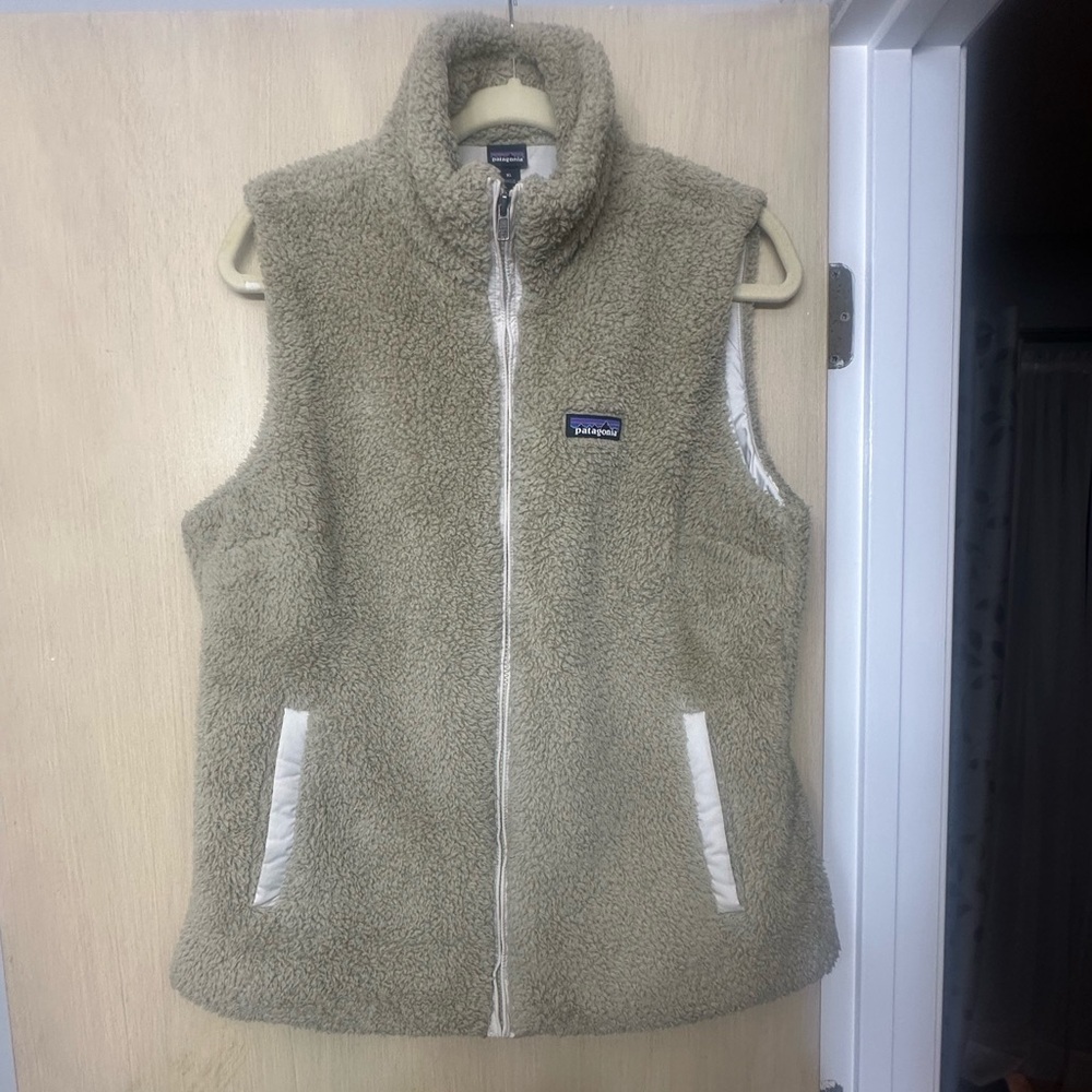Patagonia Los Gatos Fleece Vest Women’s XL Beige Tan Sherpa Zip-Up